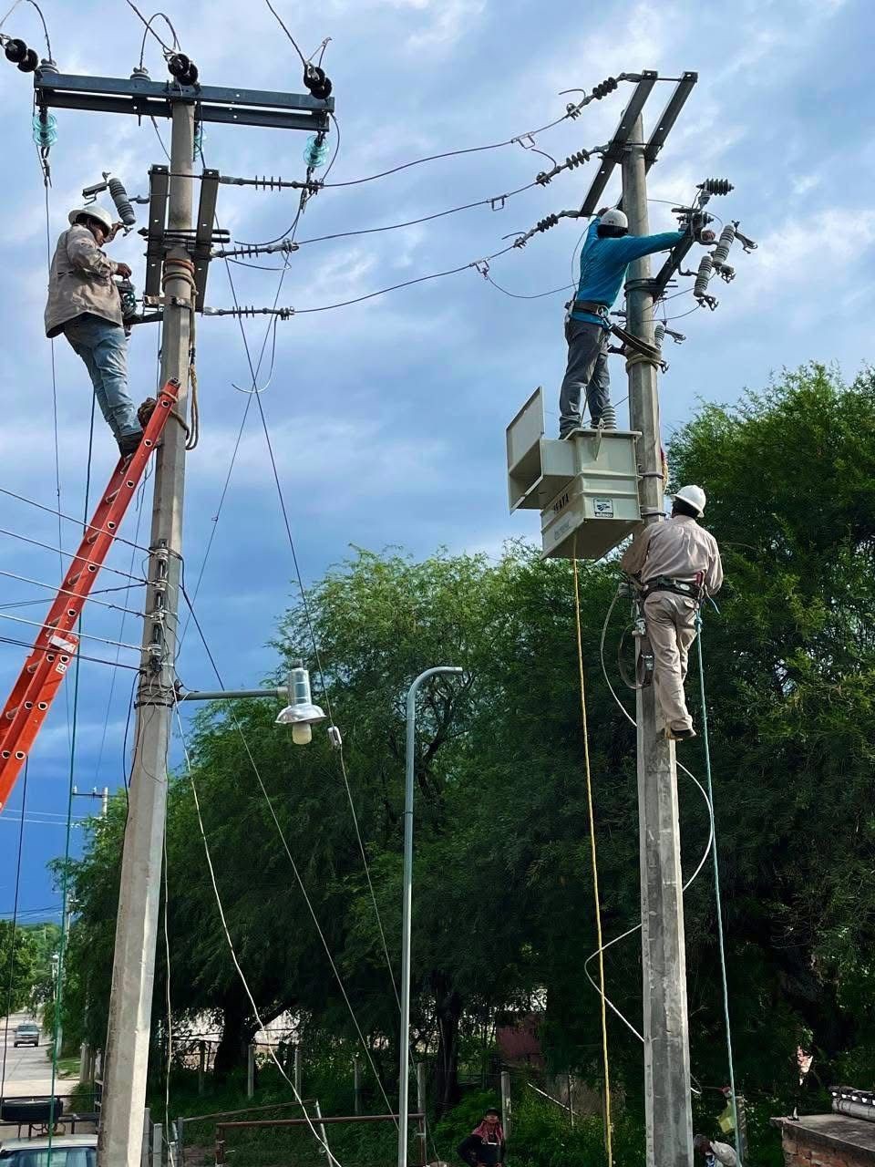 ¡Instalación de nuevo poste en el pozo viejo de la sección primera! 💡