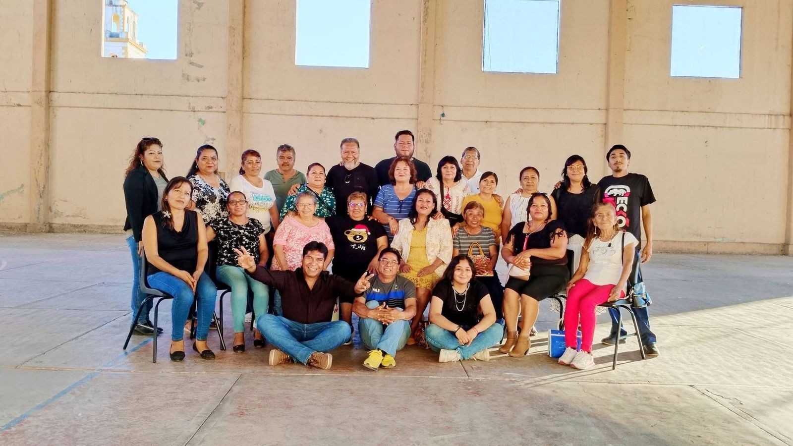 La celebración tuvo lugar en la Estancia de Día, donde disfrutaron de una comida y dónde hubo piñatas. 🎊🍽️